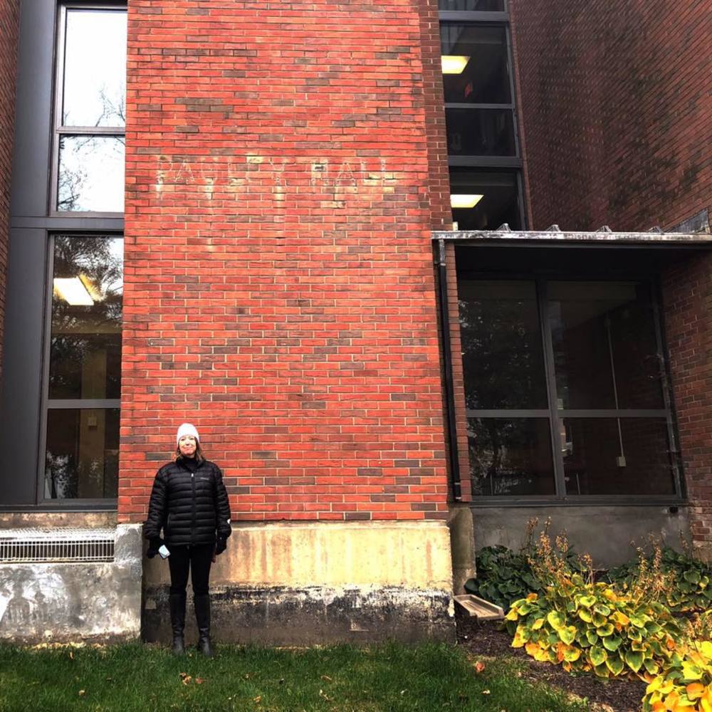 Meet your Posher, Val